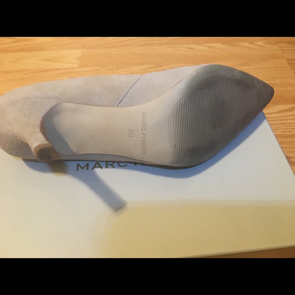 Marc fisher light tan suede heels